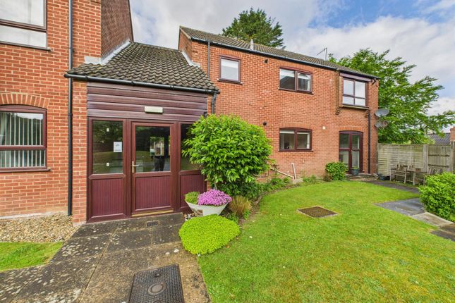 Warnes Close, Cromer 2 bed apartment for sale