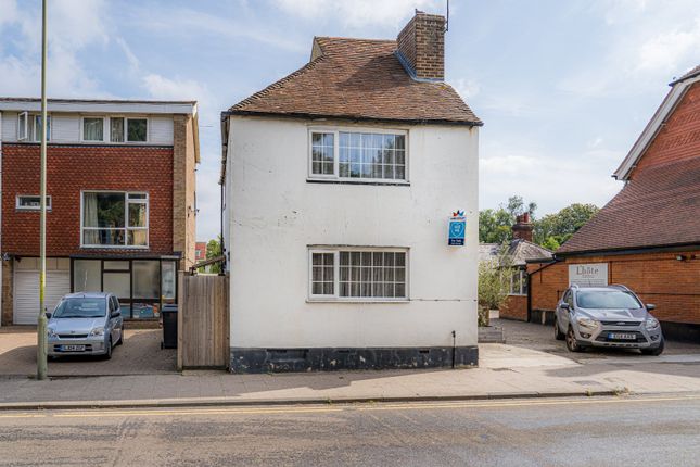 2 bed detached house
