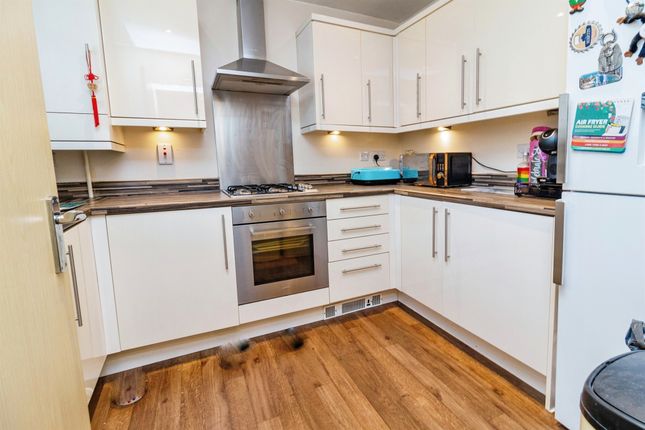 3 bedroom link detached house for sale