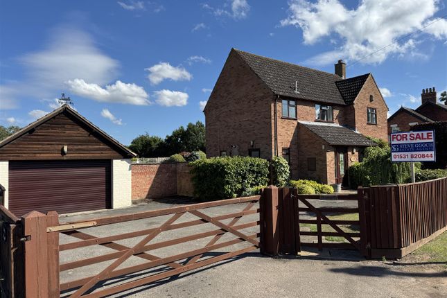 4 bed detached house