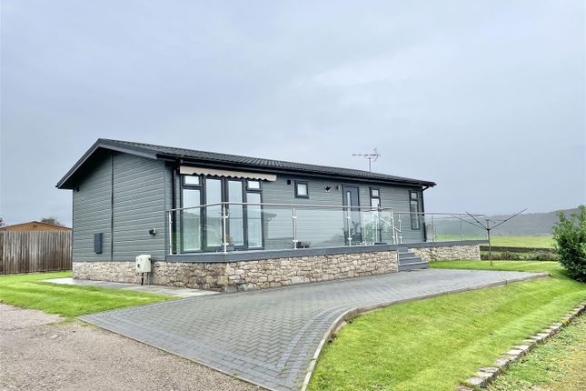 2 bedroom lodge for sale