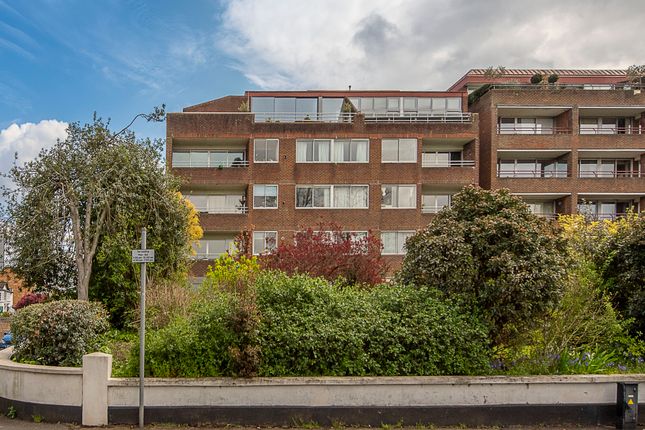 3 bed flat