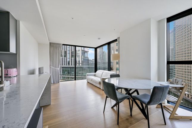 Hampton Tower, Canary Wharf, E14 2 bed apartment for sale