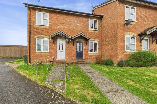 Ravensbourne Road, Aylesbury HP21 2 bed terraced house for sale