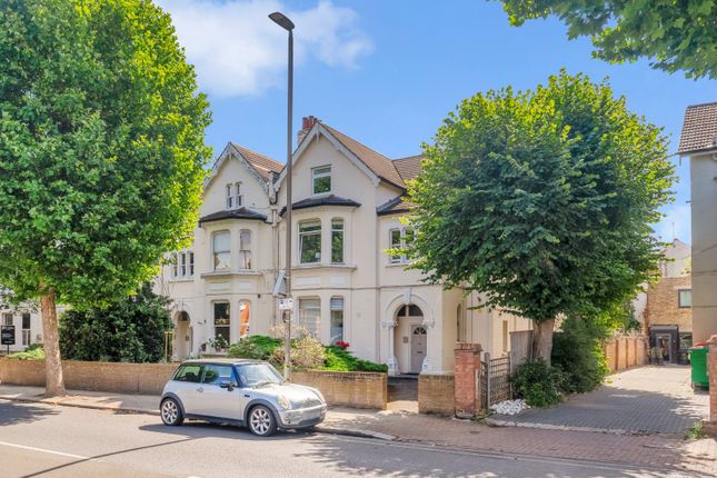 Earlsfield Road, Wandsworth, London 2 bed maisonette for sale