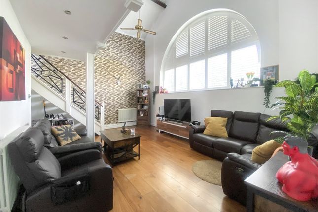 Rowanwood Avenue, Sidcup, Kent, DA15 3 bed maisonette for sale