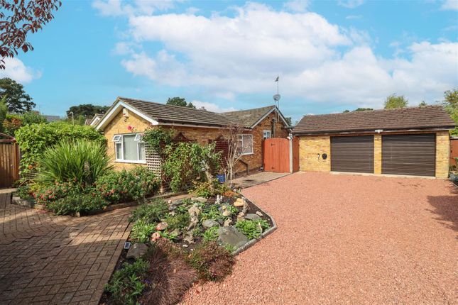 Madeley Road, Church Crookham GU52 3 bed detached bungalow for sale