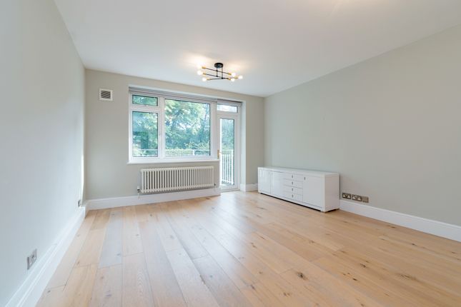 Lambolle Road, Belsize Park, NW3 2 bed apartment for sale