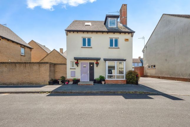 4 bed detached house