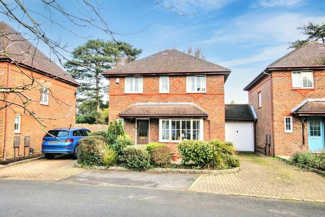 GAYTON CLOSE, ASHTEAD, KT21 3 bed house for sale