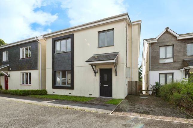 4 bed detached house