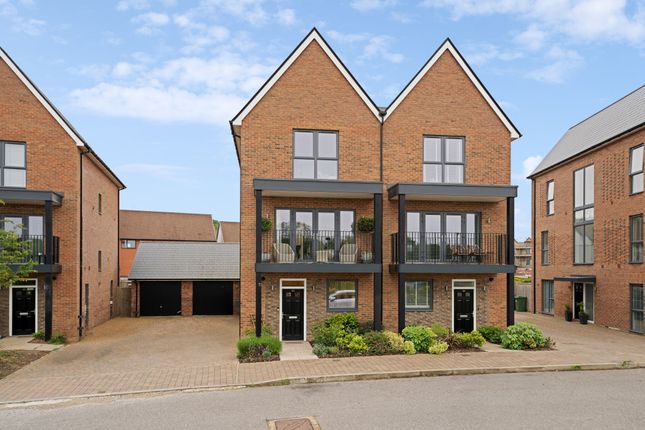 Chilmington Crescent, Ashford, TN23 8AN 4 bed townhouse for sale