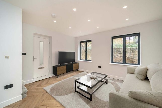 The Avenue, London W13 1 bed maisonette for sale