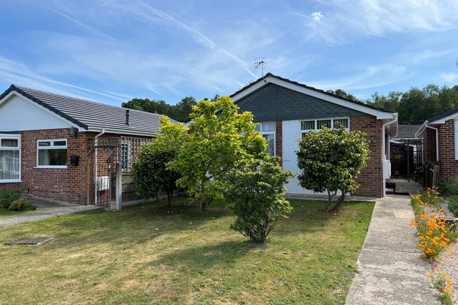 Curlew Walk, Hythe SO45 2 bed detached bungalow for sale