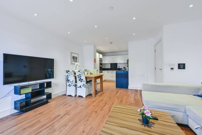 Queensland Road, Islington, London, N7 2 bed flat for sale