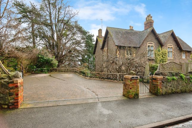 5 bedroom semi-detached house for sale