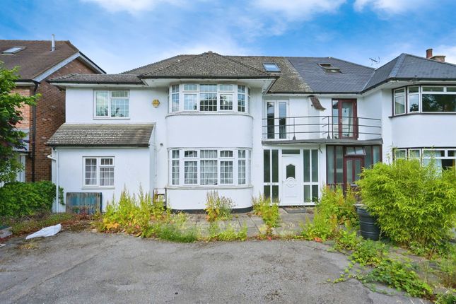 5 bedroom semi-detached house for sale