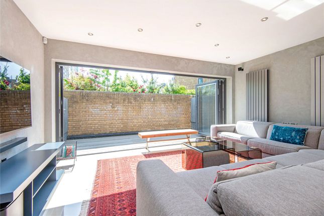 Milligan Street, London E14 3 bed end of terrace house for sale