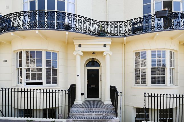 Regency Square, Brighton, BN1 2 bed flat for sale