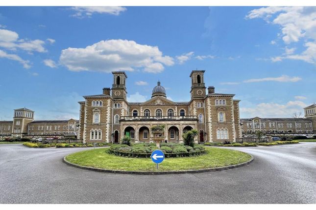 2 bedroom ground floor flat for sale
