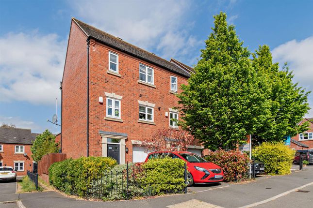 3 bed end terrace house