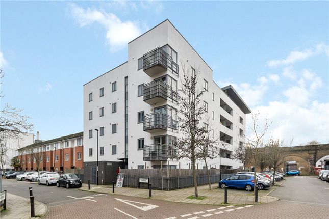 Goldsworthy Gardens, London SE16 1 bed apartment for sale