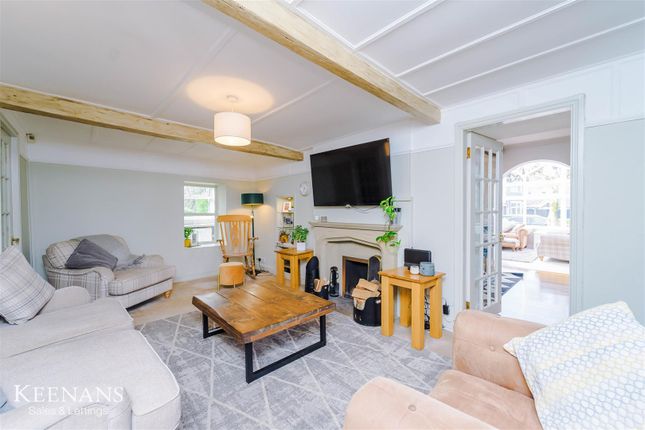 3 bedroom link detached house for sale