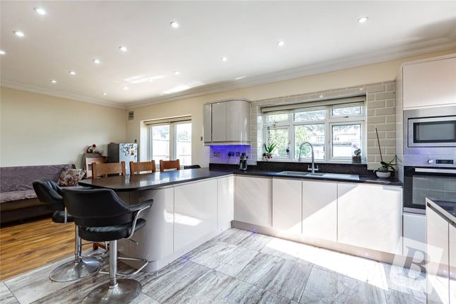 Belmont Road, Hornchurch, RM12 5 bed semi