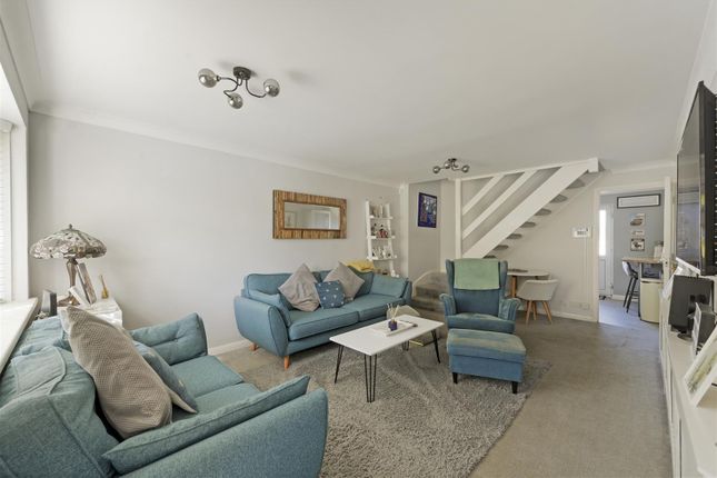 Stanley Close, Staplehurst, Tonbridge 2 bed terraced house for sale