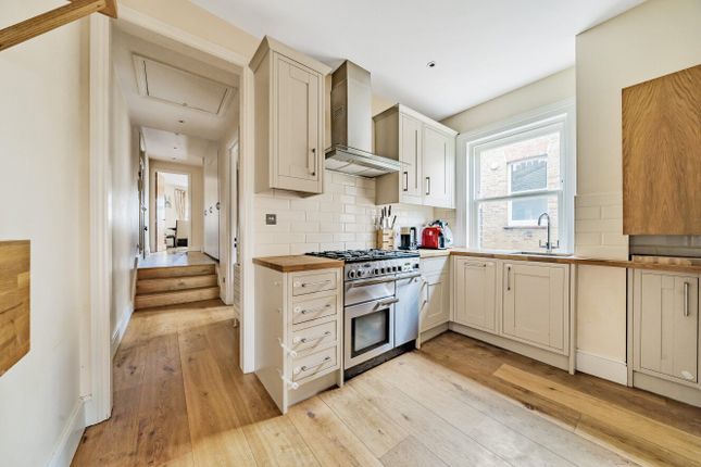 Randolph Avenue, Maida Vale, London, W9 2 bed flat for sale