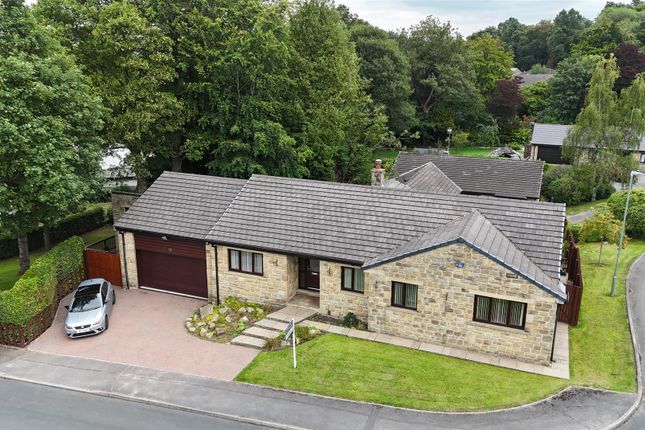 Inglewood Avenue, Huddersfield HD2 4 bed detached bungalow for sale