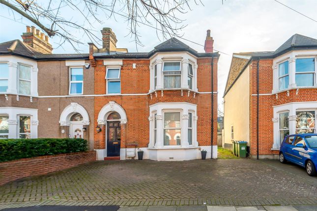 4 bedroom end of terrace house for sale