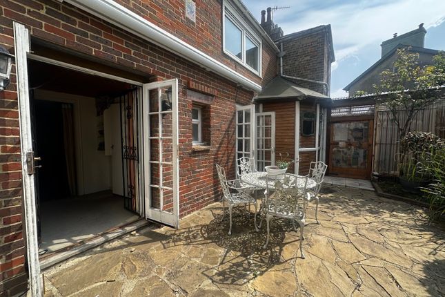 Blenheim Road, Deal, Kent, CT14 3 bed end of terrace house for sale