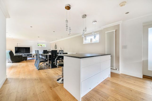 Badgers Croft, Totteridge 3 bed detached bungalow for sale
