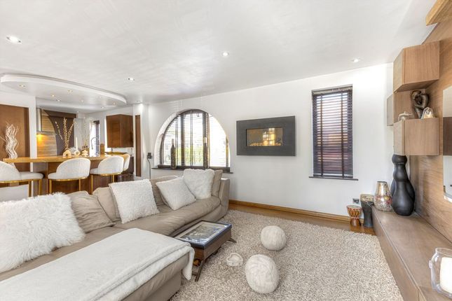 Codling Close, London E1W 2 bed flat for sale