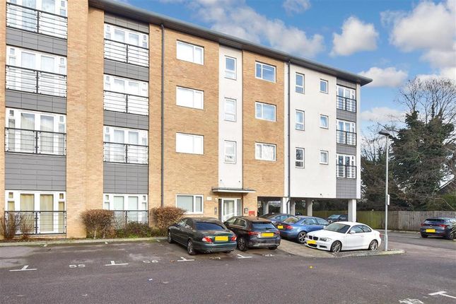 Southernhay Close, Basildon, Essex 2 bed flat for sale