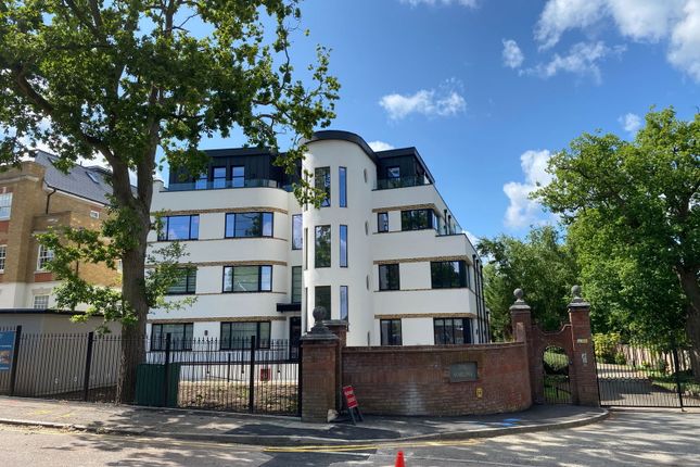 Eastbury Avenue, Northwood HA6 2 bed flat for sale