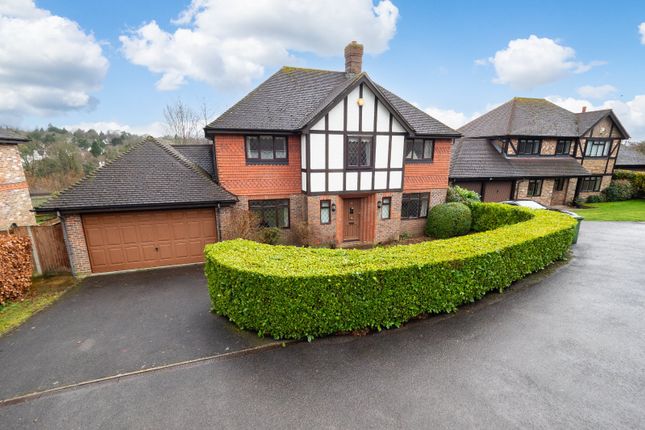 5 bed detached house