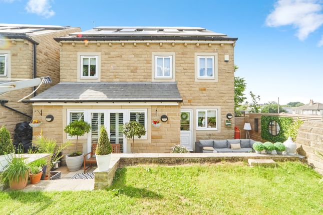 6 bed detached house