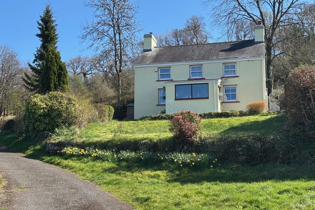 Ffairfach, Llandeilo, Carmarthenshire. 3 bed property with land for sale