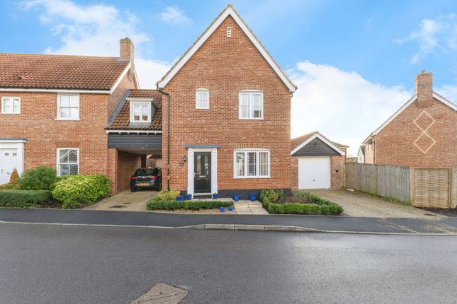 3 bedroom link detached house for sale