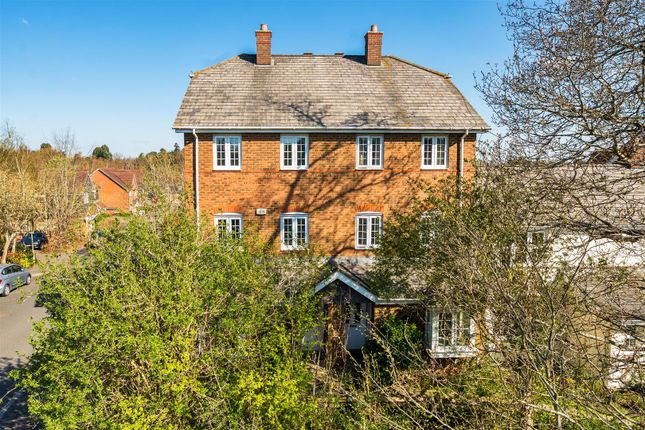 Longmoor Court, Fleet GU51 4 bed terraced house for sale