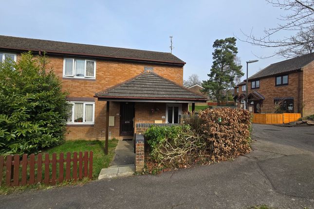 Cotton Walk, Crawley RH11 1 bed maisonette for sale