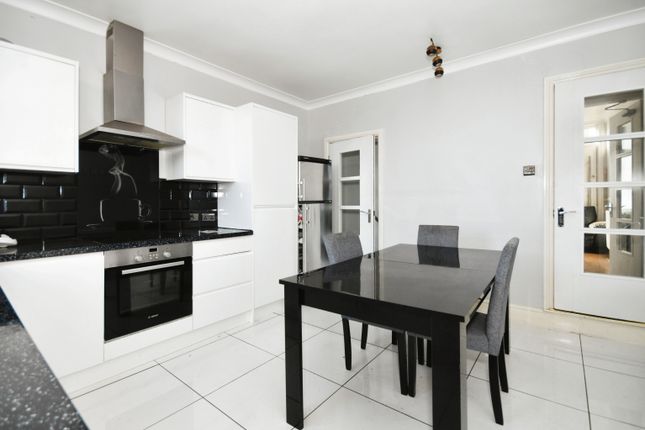 6 bedroom terraced house for sale