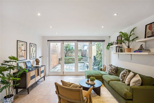 Abney Gardens, London, N16 3 bed detached house for sale