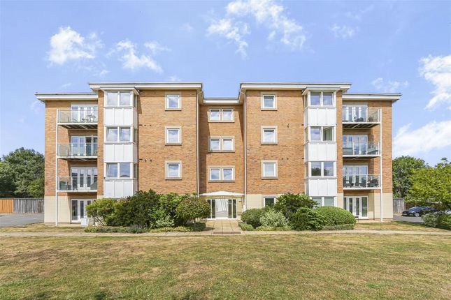 Greenview Drive, Raynes Park SW20 2 bed flat for sale