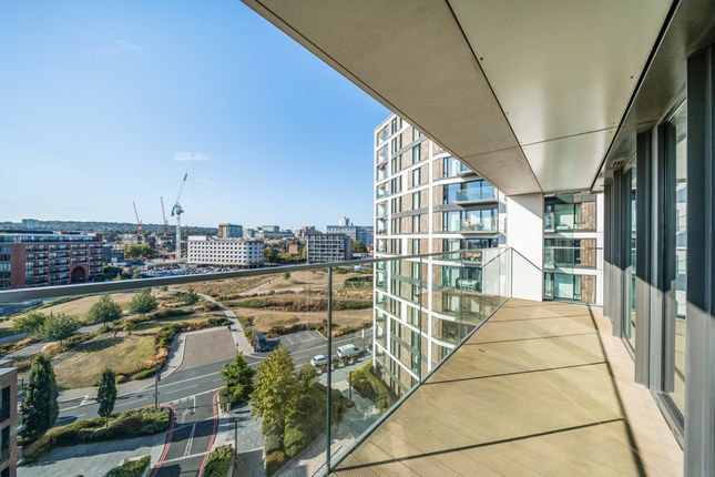 Duke of Wellington Avenue, London 2 bed apartment for sale