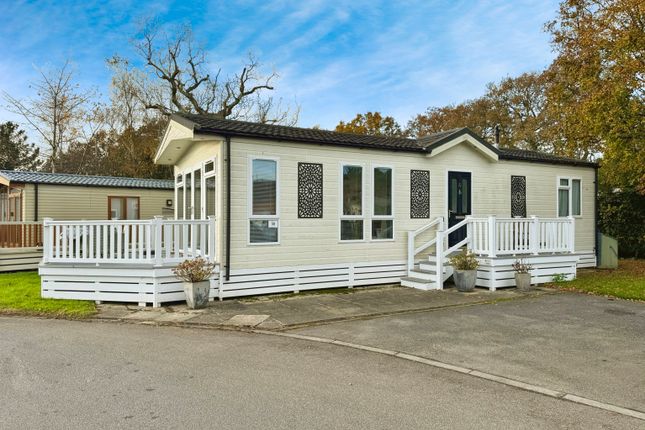 2 bedroom detached house for sale