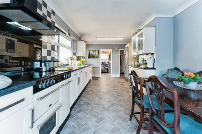 3 bed detached bungalow