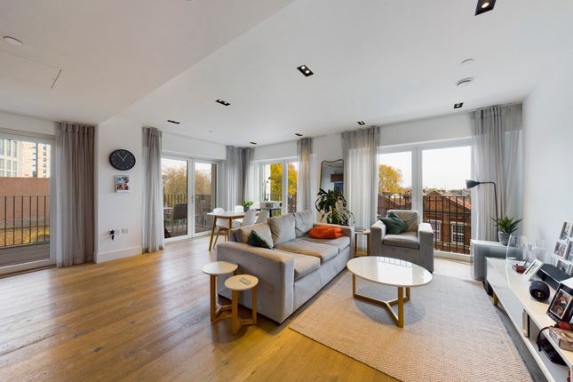 Exchange Gardens, London 2 bed flat for sale